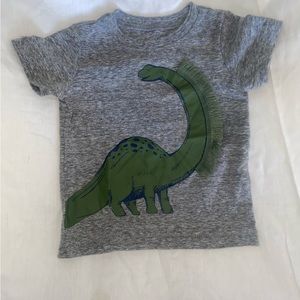 Carters t shirt 6 months 3-12$
